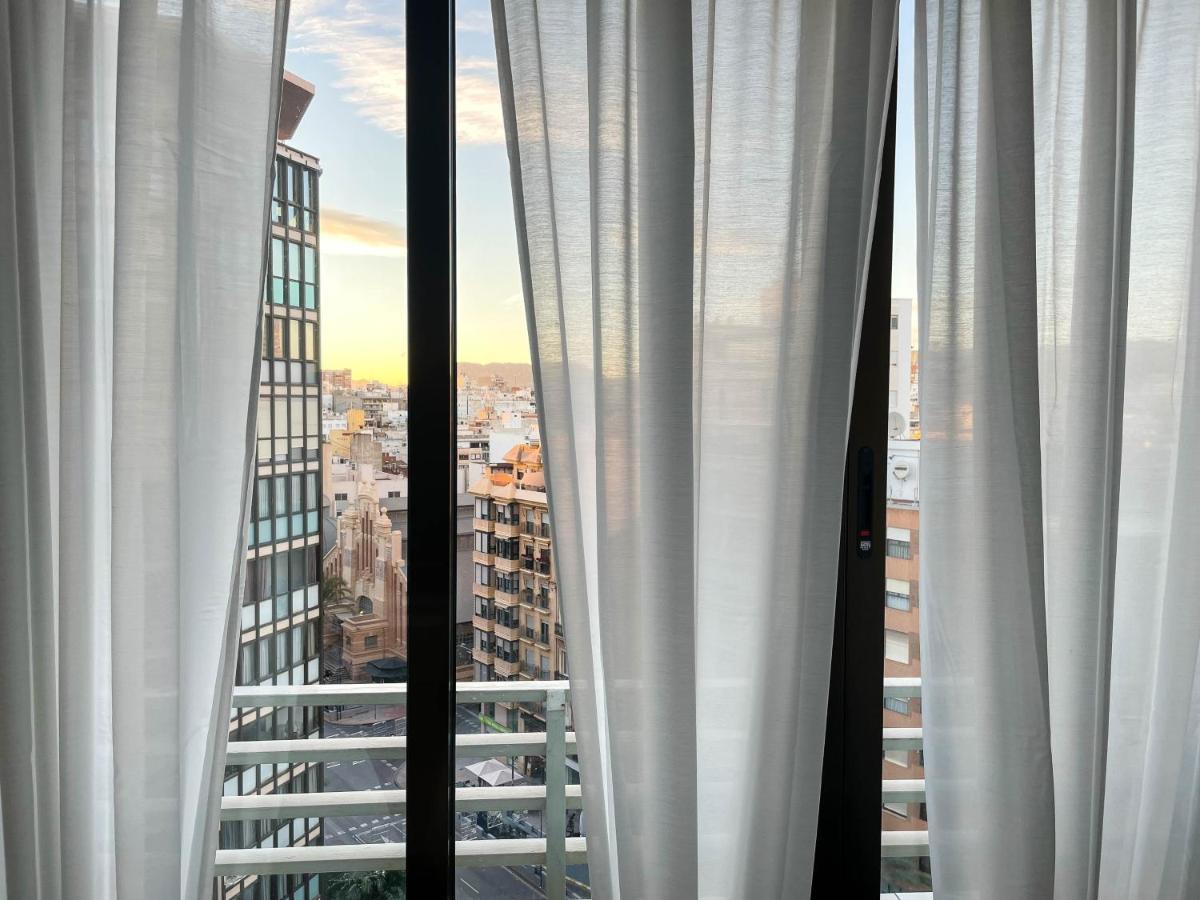 Amplio Apartamento En Pleno Corazon De アリカンテ エクステリア 写真